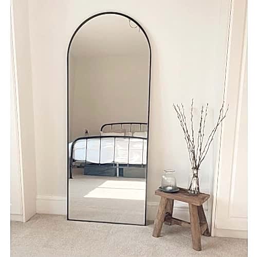 Siyah Metal Çerçeveli Boy Ayna